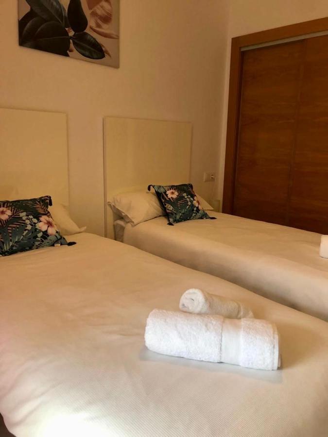 Villa Life . Precioso Bajo Frente Piscina スシナ エクステリア 写真